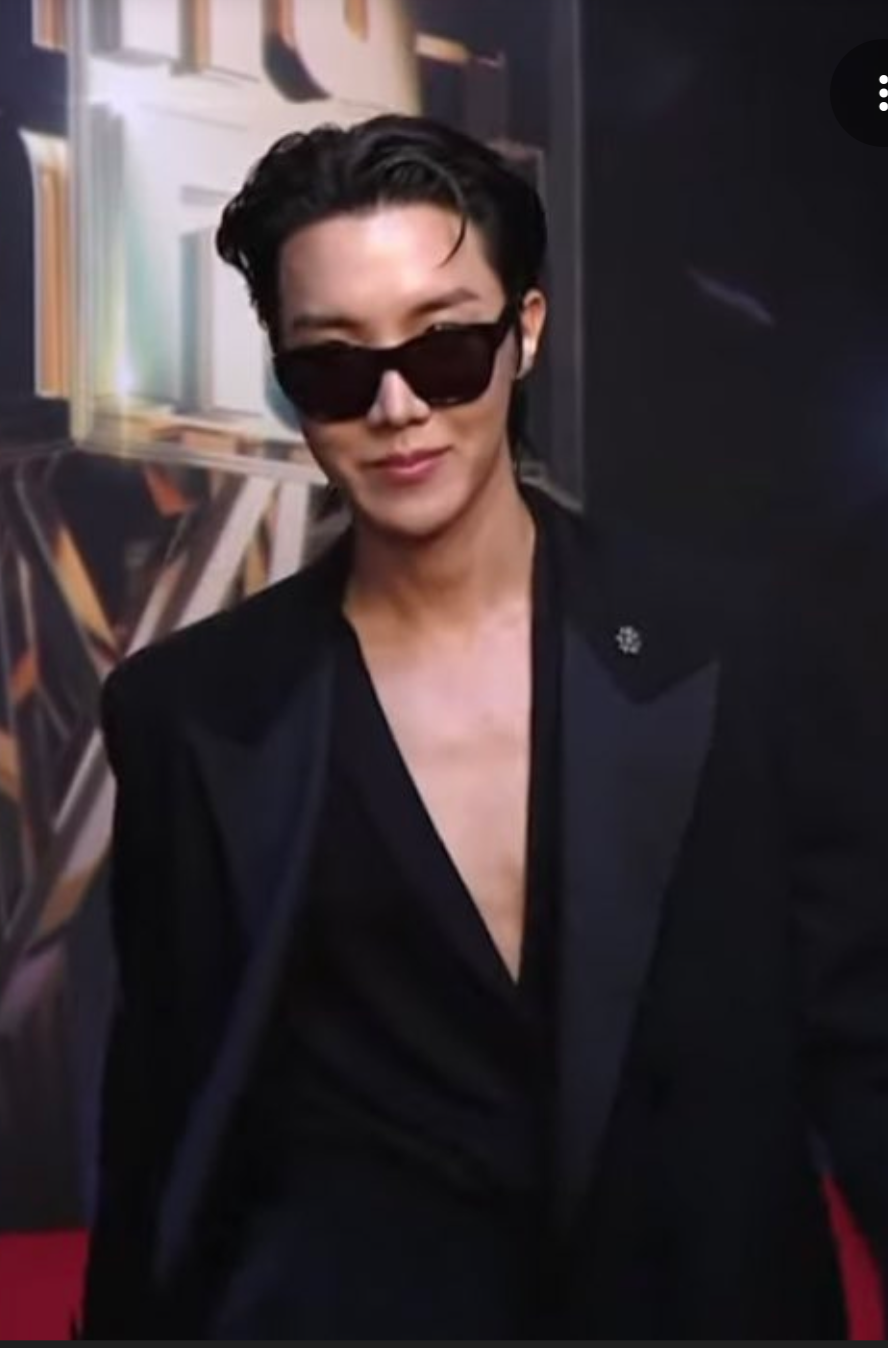 MAMA Awards J
Slick black hair, sunglasses, black tux, shirtlessness, and swag