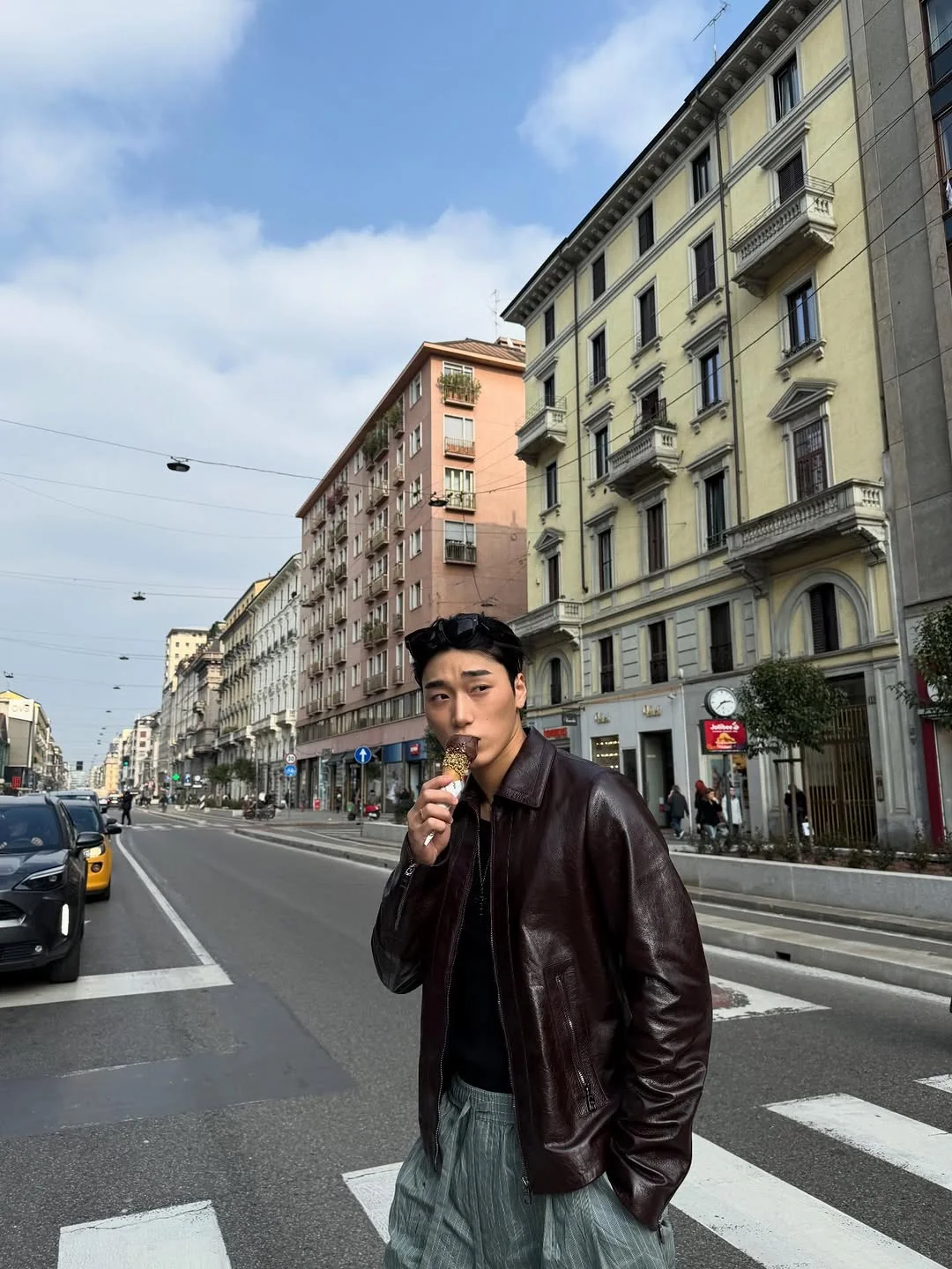 San eating icecream in milan
