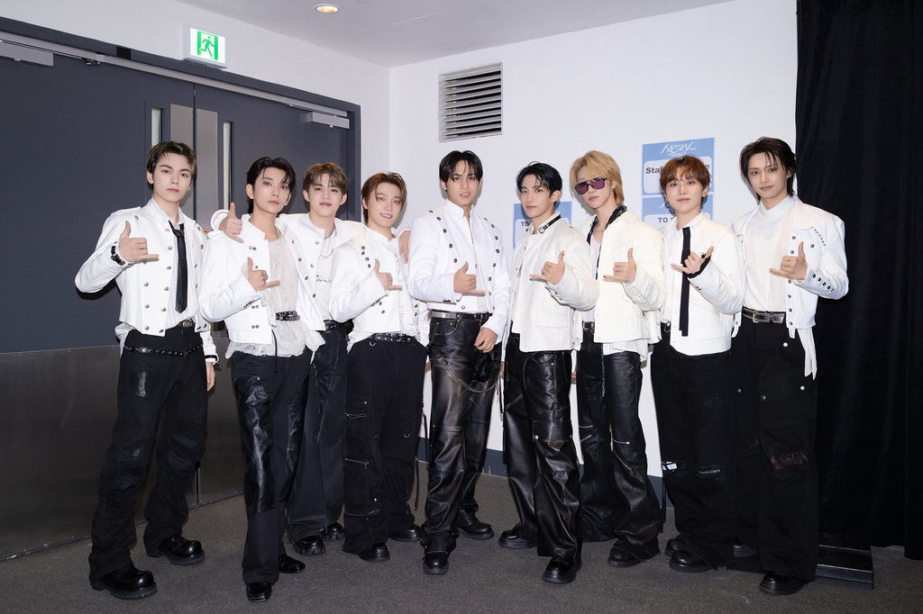 Backstage in Hong Kong - Day 1