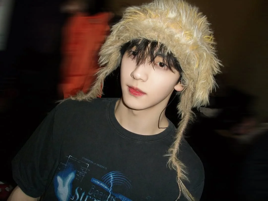 Soobin and his fluffy hat