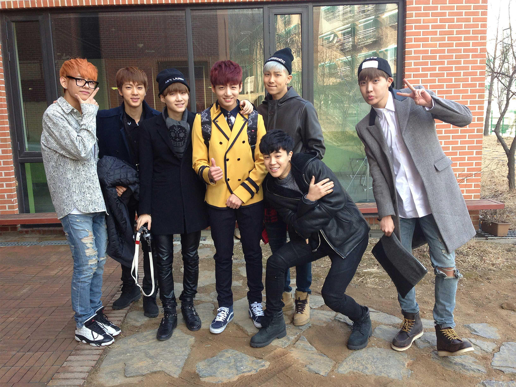 Jungkookie's first day of 10th Grade .. with the parents and brothers! ;)