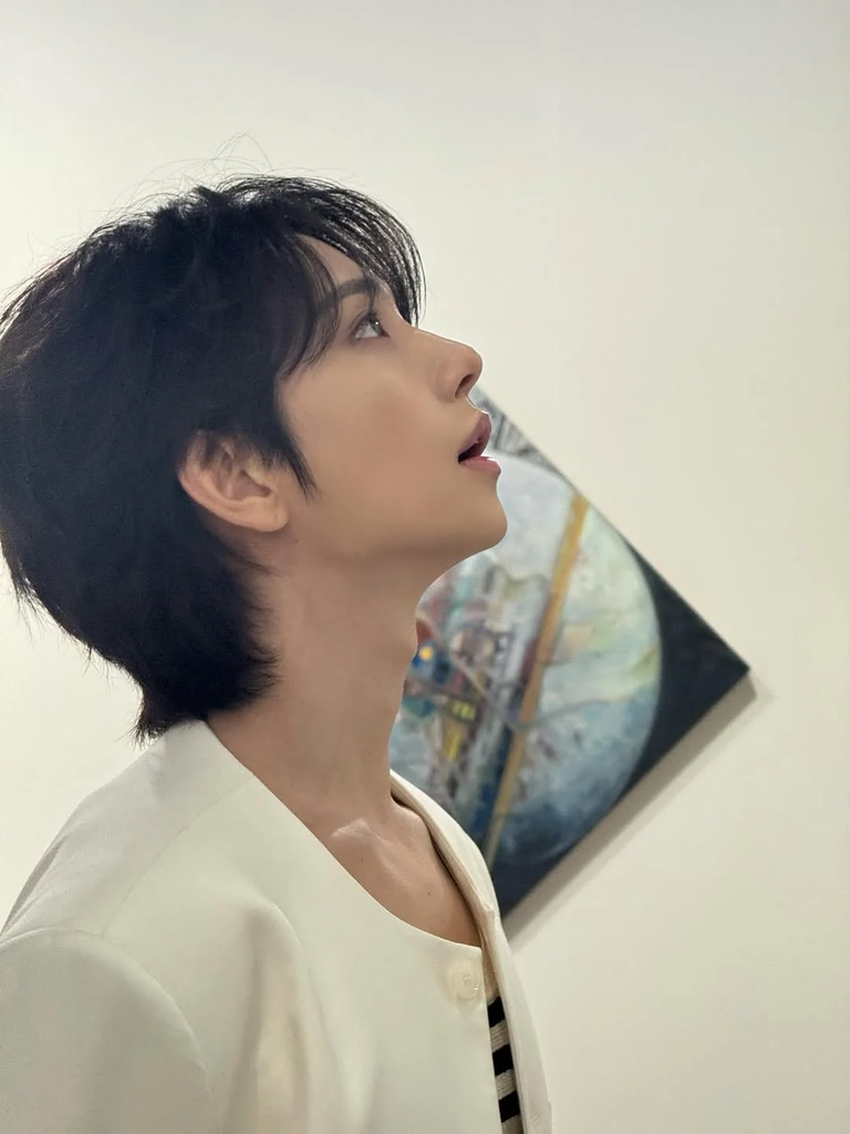 Shua went to the Gallery