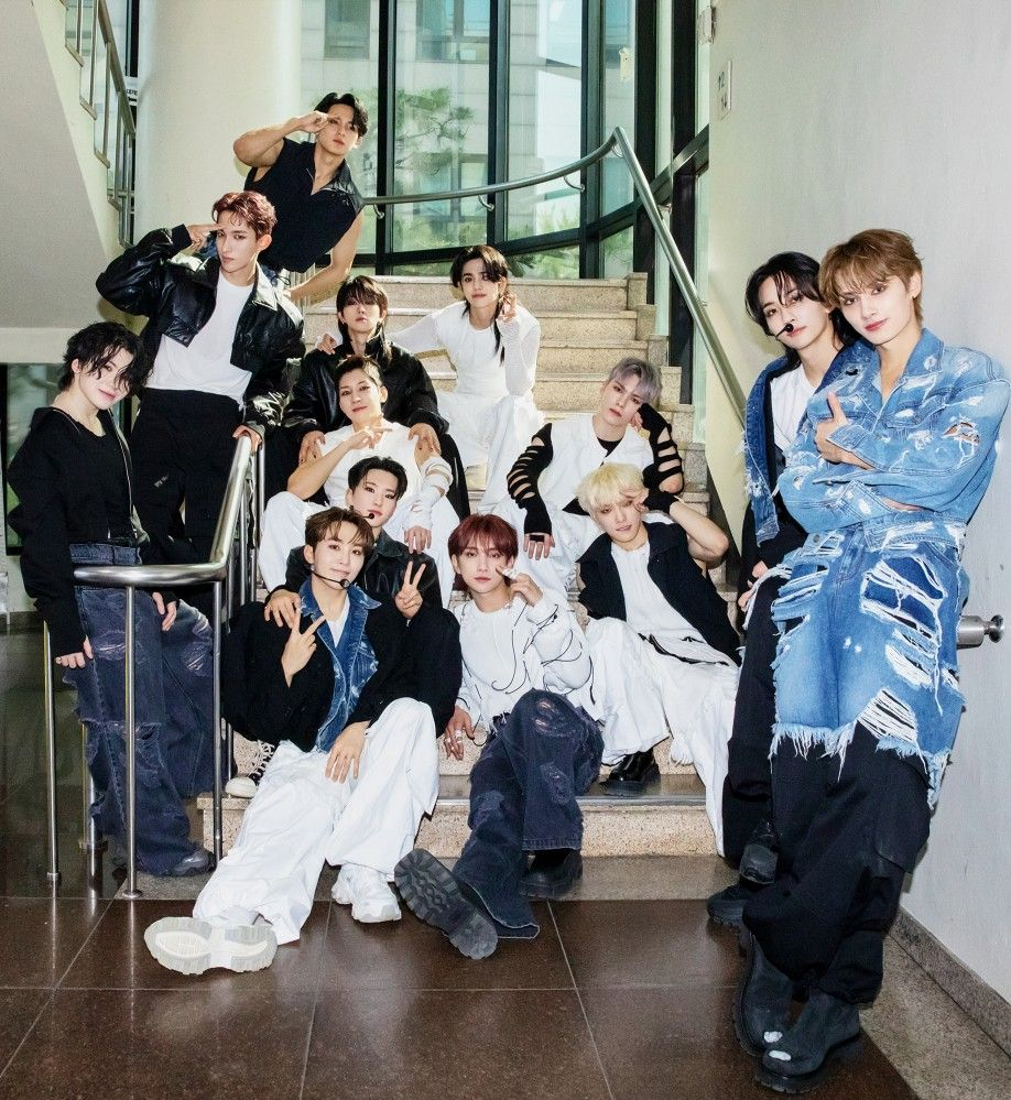 Seventeen ~ 'FML' Behind Sketch - Seventeen on the stairs - OT13