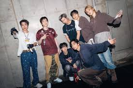 BTS group photo - backstage at Arirang in Tokyo